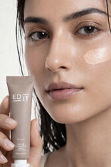 01 Clay (Fair skin with neutral undertones )